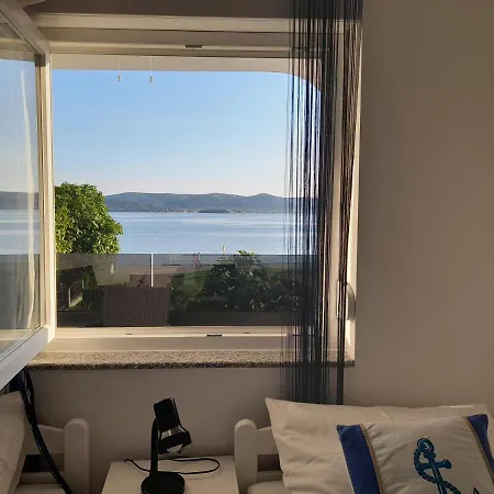 Prvi Red Do Mora Apartament *