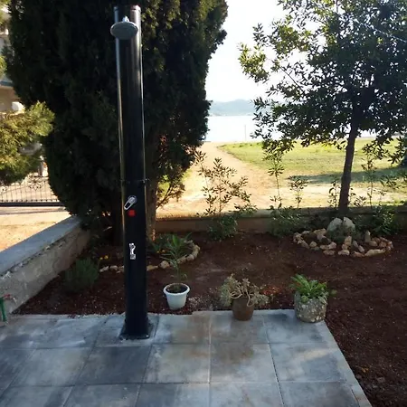 Apartament Prvi Red Do Mora *