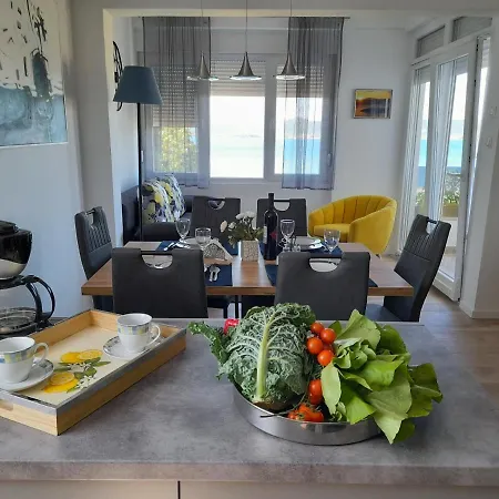 Apartament Prvi Red Do Mora *