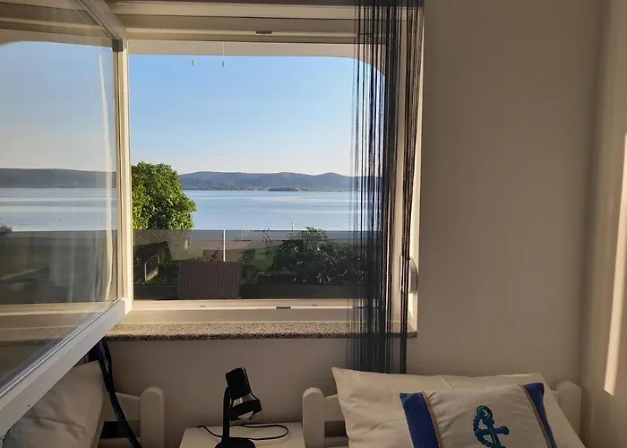 Prvi Red Do Mora Apartment *